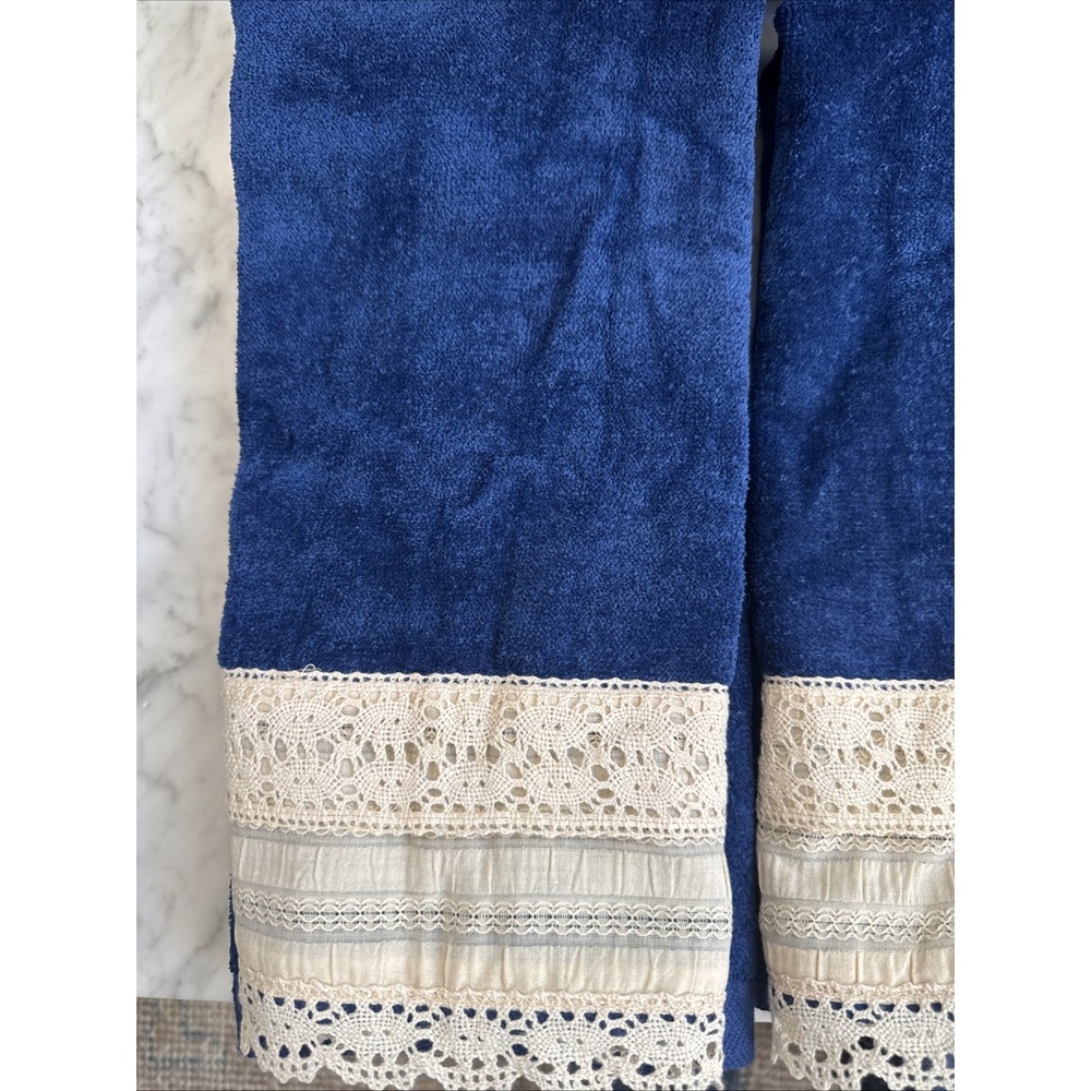 VTG The Bathworks 7 Piece Towel Set Navy Cream Crochet Lace Band USA